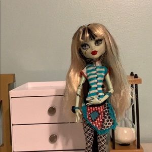 monster HIgh Doll: Frankie Stein
